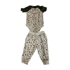 Garanimals Baby Boy 2-piece set.    Dsst-K-018